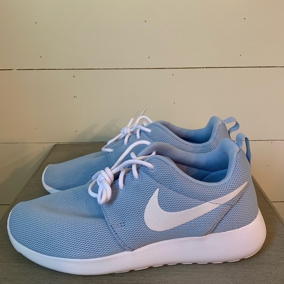 Nike Roshe One Royal Tint White Football Grey 844994-407 Size 8.5 Pale Blue - Picture 1 of 7